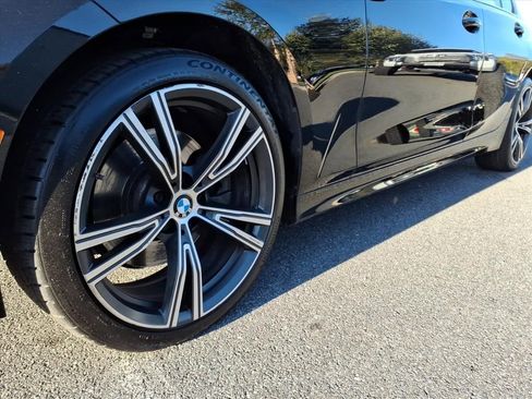 Used 2022 BMW 330i xDrive Sedan w/ Premium Package image 9