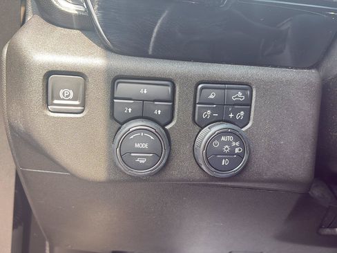 Used 2024 Chevrolet Silverado 2500 LT w/ Midnight Edition AWD/4WD image 28