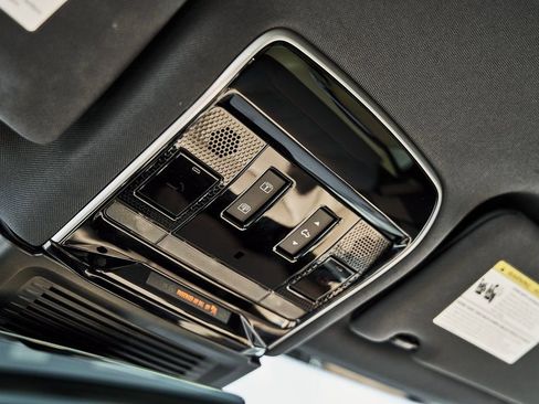 Used 2025 Land Rover Range Rover Long Wheelbase SE image 81