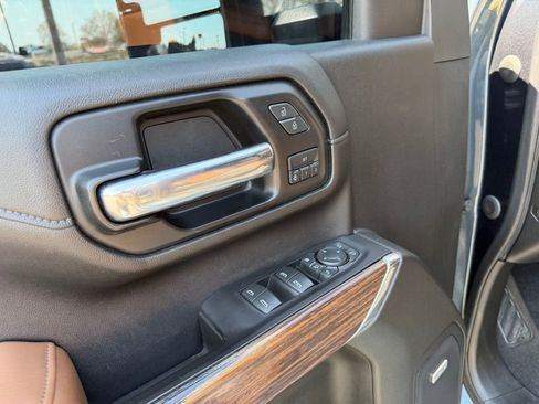 Used 2020 Chevrolet Silverado 2500 High Country w/ Technology Package AWD/4WD image 15