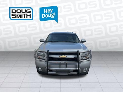 Used 2011 Chevrolet Suburban LT w/ Luxury Package image 2