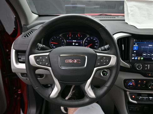Used 2023 GMC Terrain SLT w/ Tech Package FWD image 19
