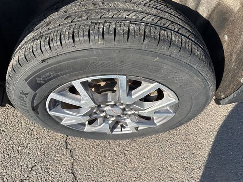 Used 2021 GMC Acadia SLT image 13