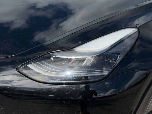 Used 2023 Tesla Model 3 Standard Range image 4