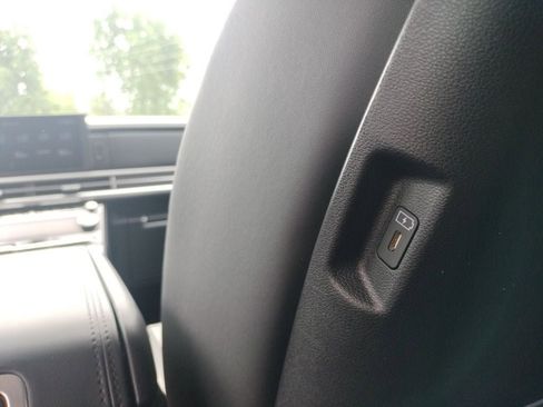 Used 2025 Hyundai Santa Fe SEL FWD image 38