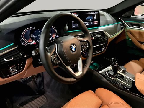Used 2023 BMW 530i xDrive w/ Premium Package AWD/4WD image 17