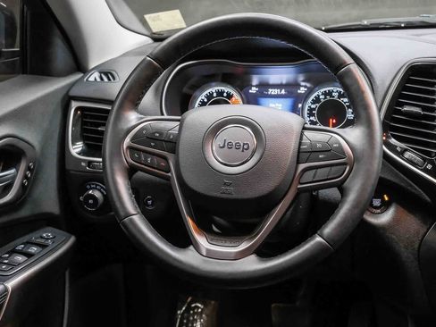 Used 2019 Jeep Cherokee Limited image 16