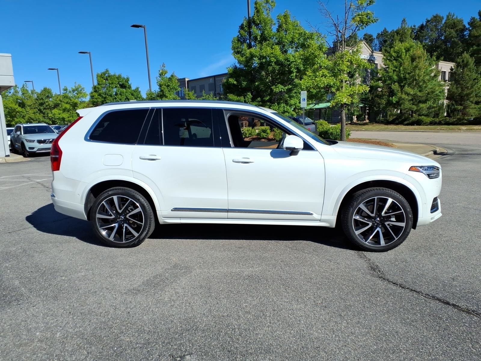 Certified 2023 Volvo XC90 B5 Plus w/ Protection Package Premier AWD/4WD image 2