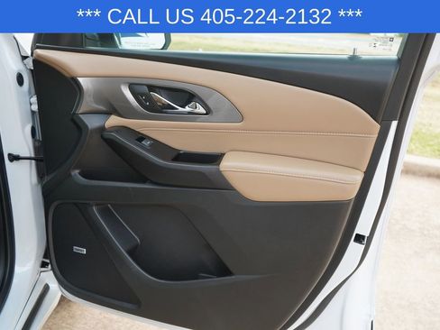 Used 2023 Chevrolet Traverse Premier FWD image 22