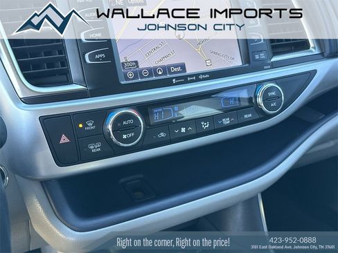 Used 2016 Toyota Highlander XLE image 30