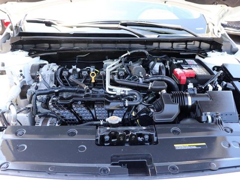 Used 2024 Nissan Altima 2.5 SR FWD image 43