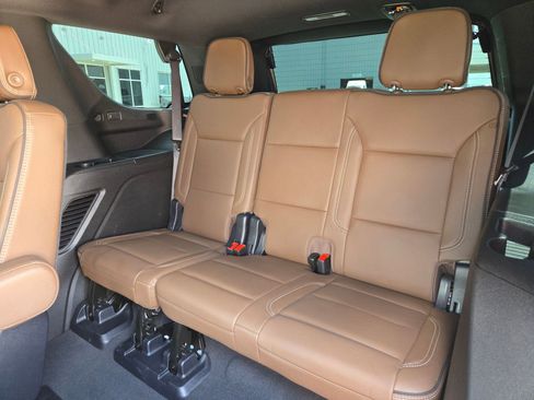 Certified 2025 Chevrolet Tahoe High Country AWD/4WD image 15