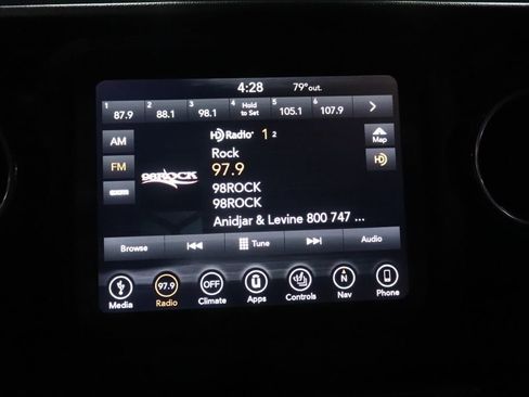 Used 2019 Jeep Wrangler Unlimited Sahara image 14