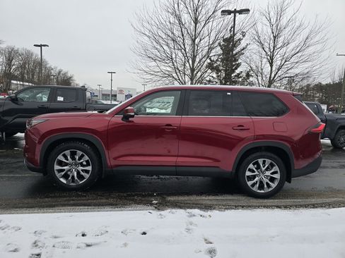 Certified 2024 Toyota Grand Highlander Limited image 3