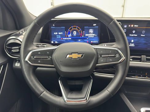 Used 2025 Chevrolet Equinox LT FWD image 5