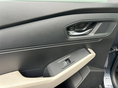 Certified 2023 Honda Accord EX image 15