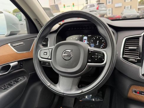 Certified 2022 Volvo XC90 T6 Momentum w/ Advanced Package image 13