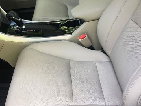 Used 2017 Honda Accord Touring image 19