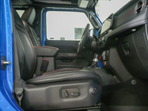 Certified 2024 Jeep Wrangler Unlimited Rubicon w/ Technology Group image 5