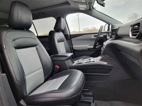 Certified 2023 Ford Explorer XLT w/ Equipment Group 202A image 25