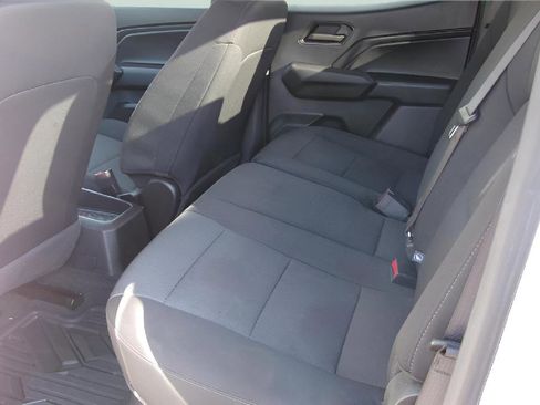 Used 2024 Chevrolet Colorado W/T image 9