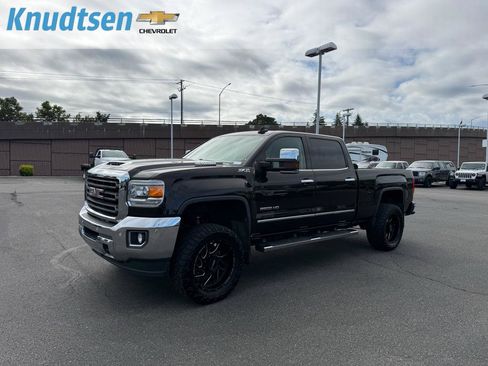 Used 2018 GMC Sierra 3500 SLT AWD/4WD image 3