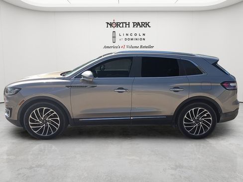Used 2020 Lincoln Nautilus Reserve FWD image 2