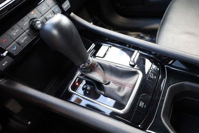 Used 2025 Jeep Compass Trailhawk AWD/4WD image 15