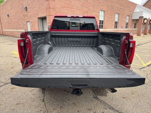 Used 2026 GMC Sierra 2500 SLT w/ SLT Premium Package AWD/4WD image 7