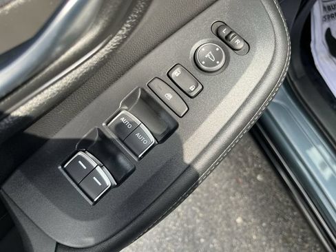 Used 2025 Honda HR-V EX-L image 17