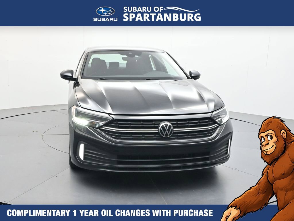 Used 2024 Volkswagen Jetta Sport FWD image 2