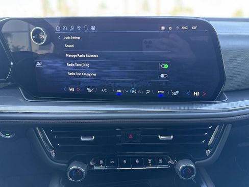 Used 2025 Chevrolet Suburban RST image 17