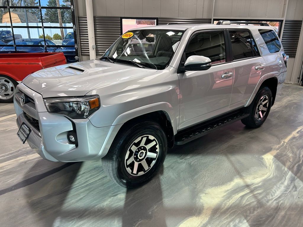 Used 2024 Toyota 4Runner TRD Off-Road Premium AWD/4WD image 37