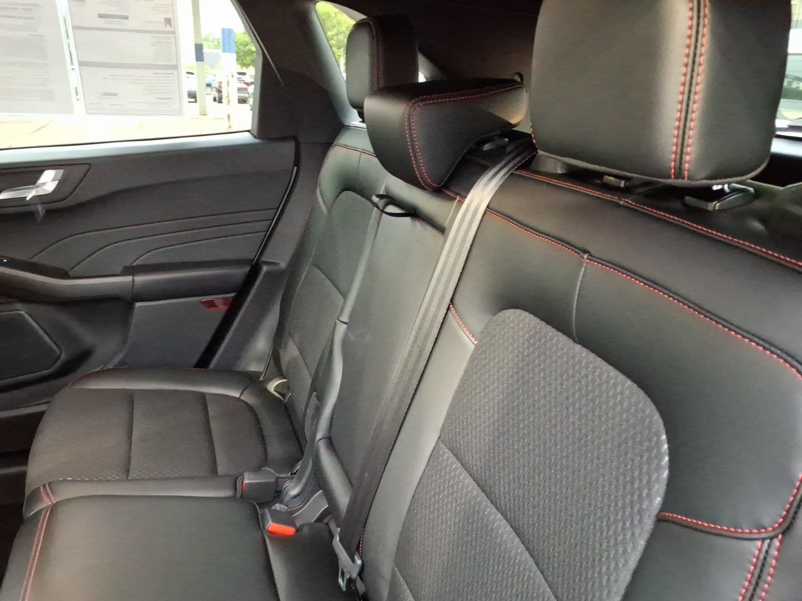 Used 2025 Ford Escape ST-Line w/ Cold Weather Package FWD image 12
