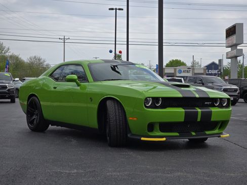 Used 2017 Dodge Challenger SRT Hellcat image 16