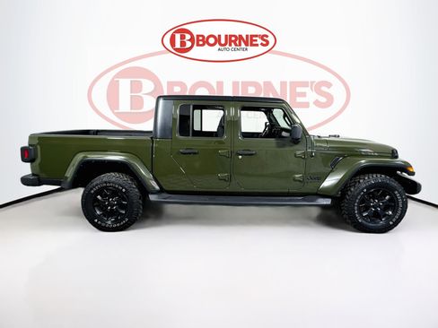 Used 2022 Jeep Gladiator Sport AWD/4WD image 10