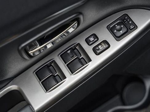 New 2024 Mitsubishi Outlander Sport SE image 33