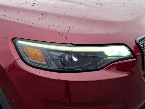 Used 2020 Jeep Cherokee Latitude Plus AWD/4WD image 9
