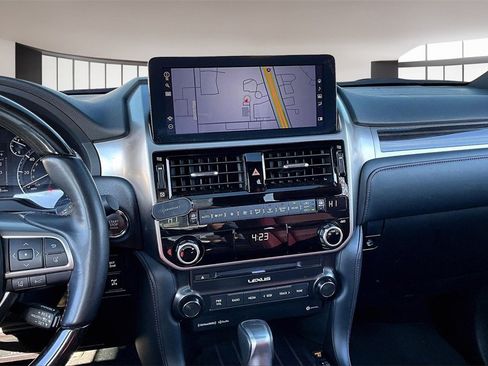 Used 2023 Lexus GX 460 Premium w/ Premium Package image 6