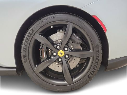 Used 2022 Ferrari Portofino M RWD image 14