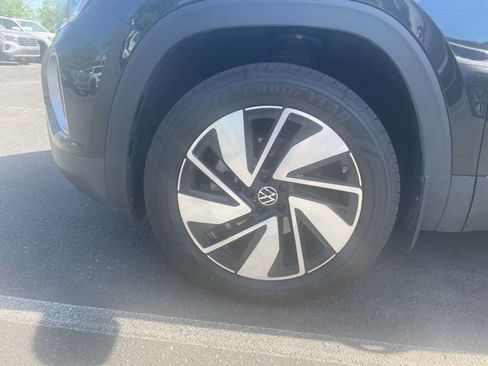 Used 2024 Volkswagen Atlas SEL image 12