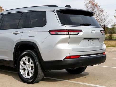 Used 2023 Jeep Grand Cherokee L Limited image 19