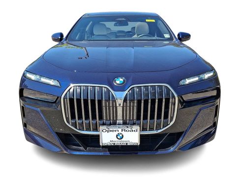 Used 2024 BMW 740i xDrive w/ Executive Package AWD/4WD image 2