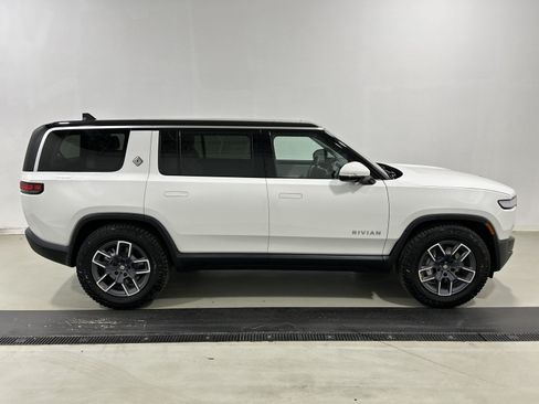 Used 2024 Rivian R1S Adventure AWD/4WD image 6