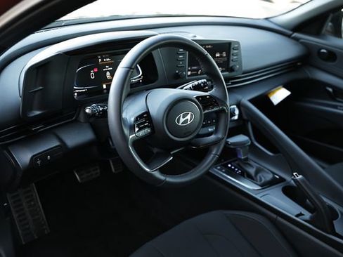 Certified 2025 Hyundai Elantra Sport FWD image 16