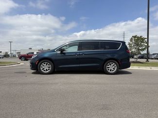 Used 2023 Chrysler Pacifica Touring-L FWD video 2