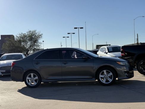 Used 2012 Toyota Camry XLE image 8