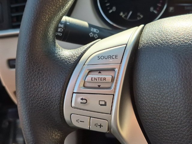 Used 2016 Nissan Rogue SV w/ SV Premium Package FWD image 17