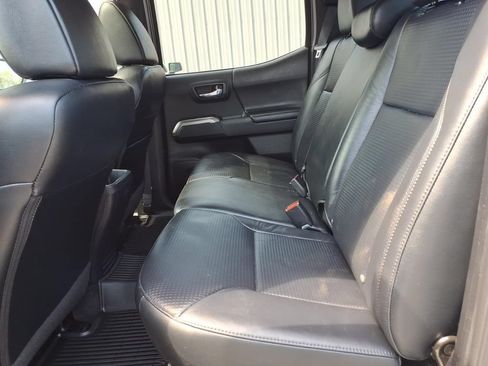 Used 2020 Toyota Tacoma Limited AWD/4WD image 15
