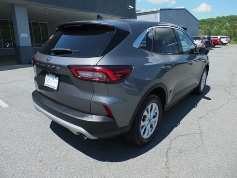 Used 2024 Ford Escape Active FWD image 3